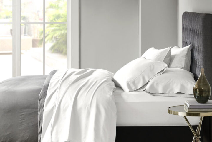 800 Thread Count Cotton Blend Sateen Sheet Set in White From Madison Park