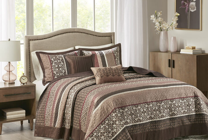 Princeton 5 Piece Reversible Jacquard Bedspread Set in Red From Madison Park