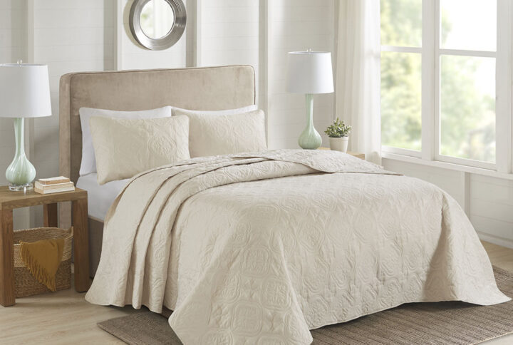 Oakley 3 Piece Reversible Bedspread Set in Cream From 510 Design