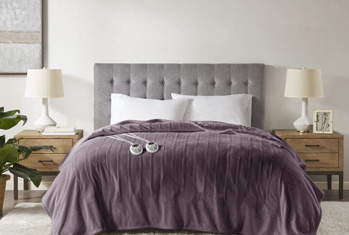 Plush Heated Blanket in Purple From Serta