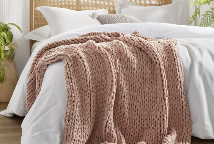 Chunky Double Knit Hand Made Chunky Double Knit Throw Blanket in Blush From Madison Park