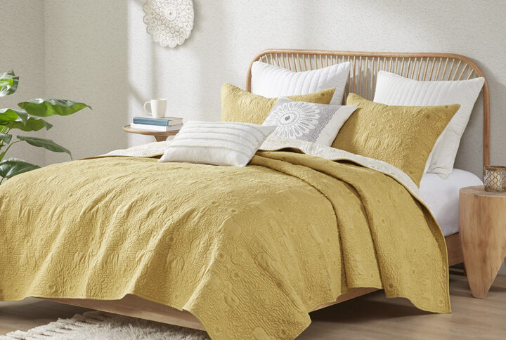 Kandula 3 Piece Reversible Cotton Quilt Set in Yellow From INK+IVY