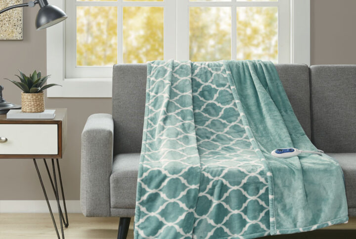 Heated Ogee Throw in Aqua From Beautyrest