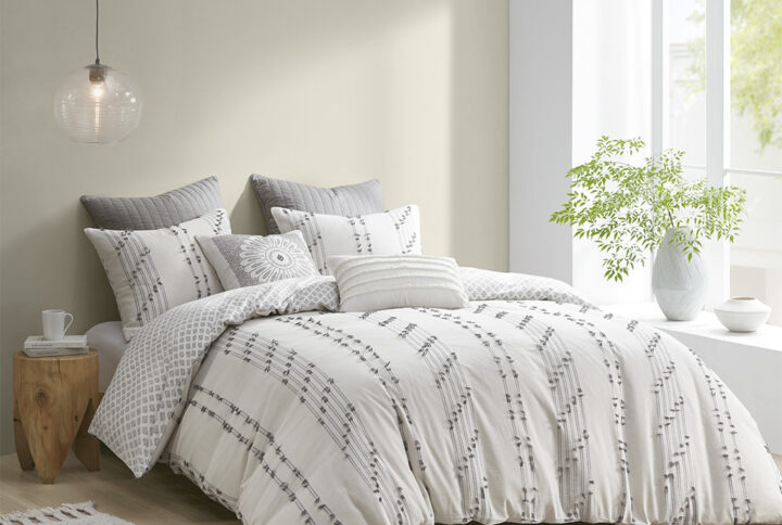 Kara 3 Piece Cotton Jacquard Duvet Cover Set in Ivory From INK+IVY