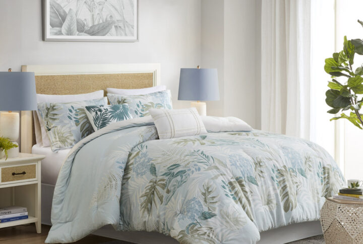 Kiawah Island 6 Piece Oversized Cotton Comforter Set with Throw Pillow in Blue From Harbor House