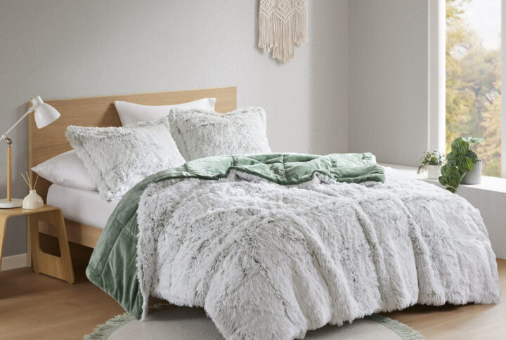 Malea Shaggy Faux Fur Comforter Mini Set in Green/White From Intelligent Design