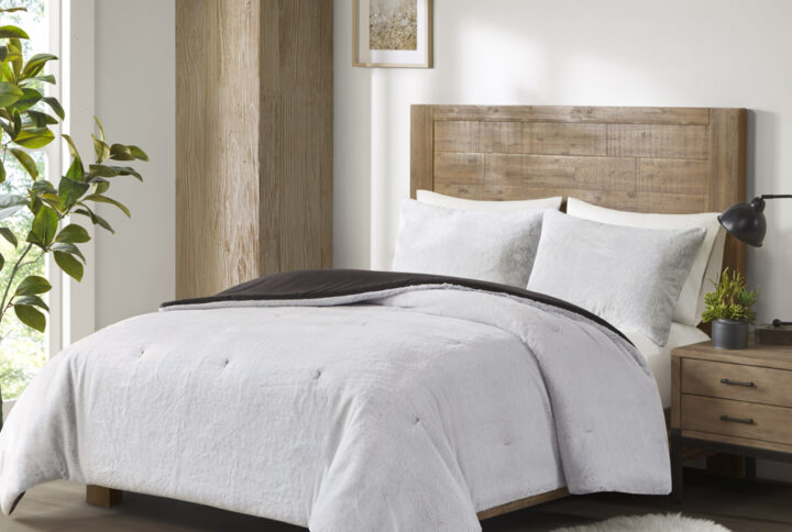 Sawyer Faux Fur to Mink Down Alternative Comforter Set in Ivory From Madison Park