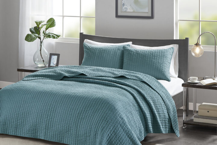 Keaton 3 Piece Quilt Set in Teal From Madison Park