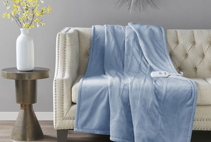 Plush Heated Throw in Light Blue From Serta