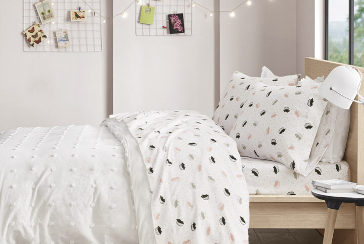 Cozy Soft Cotton Flannel Printed Sheet Set in Pink/Grey Hedgehogs From Intelligent Design