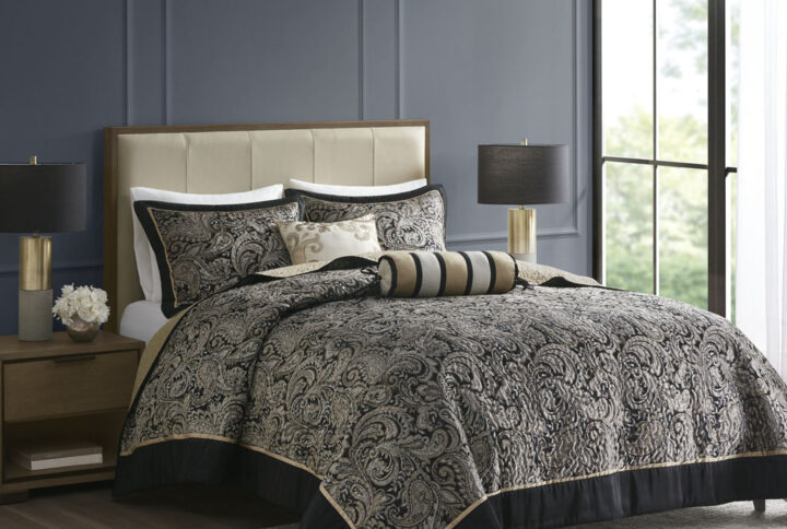 Aubrey 5 Piece Jacquard Bedspread Set with Throw Pillows in Black From Madison Park