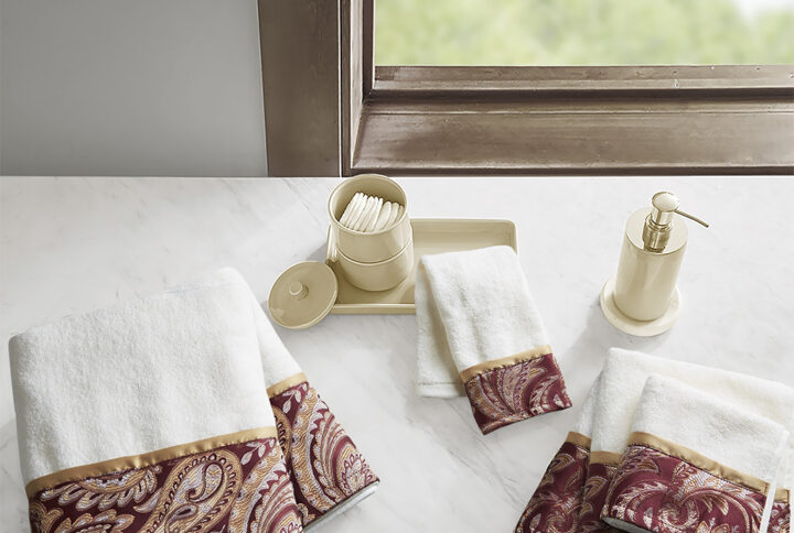 Aubrey 6 Piece Jacquard Towel Set in Burgundy From Madison Park