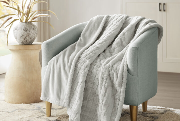 Zuri Oversized Faux Fur Heated Throw in Grey Texture From Beautyrest