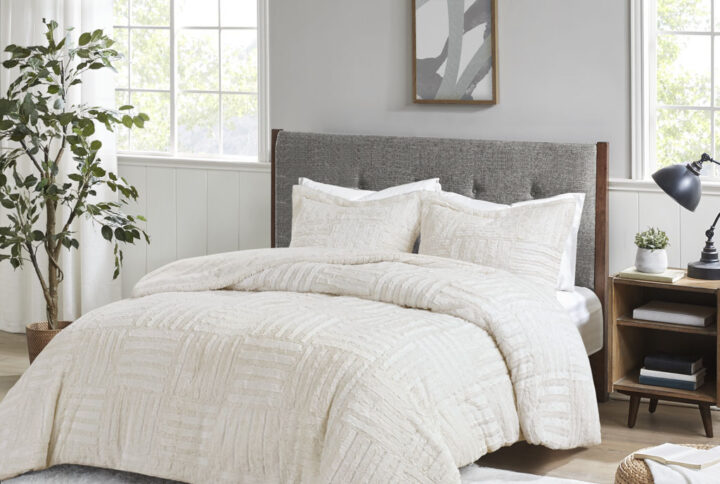 Arctic Fur Down Alternative Comforter Mini Set in Ivory From Madison Park