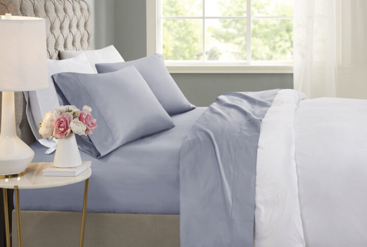 600 Thread Count Cooling Cotton Blend 4 PC Sheet Set in Blue From Beautyrest