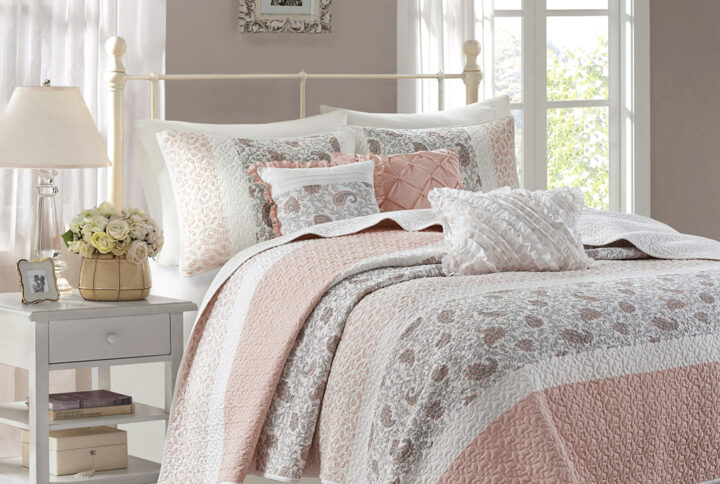 Dawn 6 Piece Cotton Percale Quilt Set with Throw Pillows in Blush From Madison Park