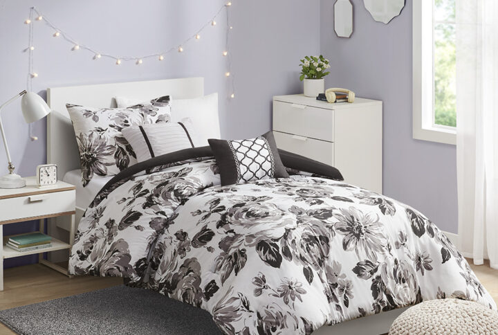 Dorsey Floral Print Comforter Set in Black/White From Intelligent Design