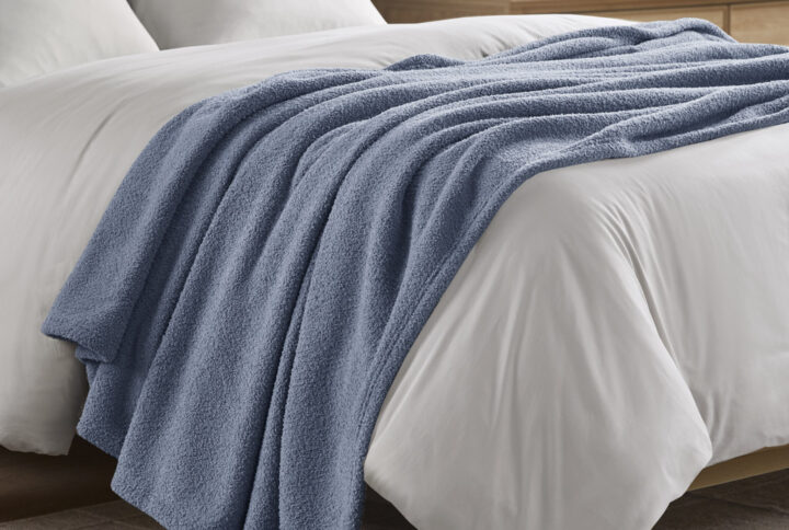 Dream Soft Blanket in Navy Blue From Beautyrest