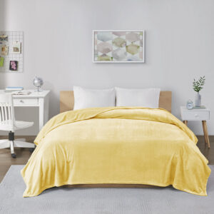 Microlight Plush Oversized Blanket in Yellow From Intelligent Design