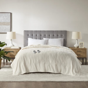 Plush Heated Blanket in Ivory From Serta