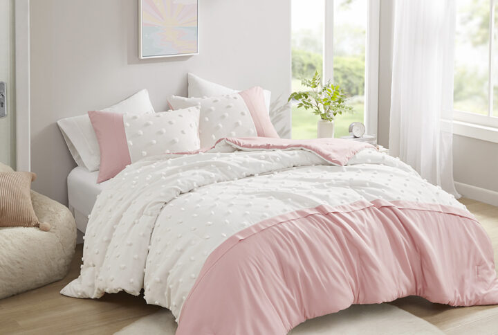 Shay Colorblock Clip Jacquard Comforter Set in Pink From Intelligent Design