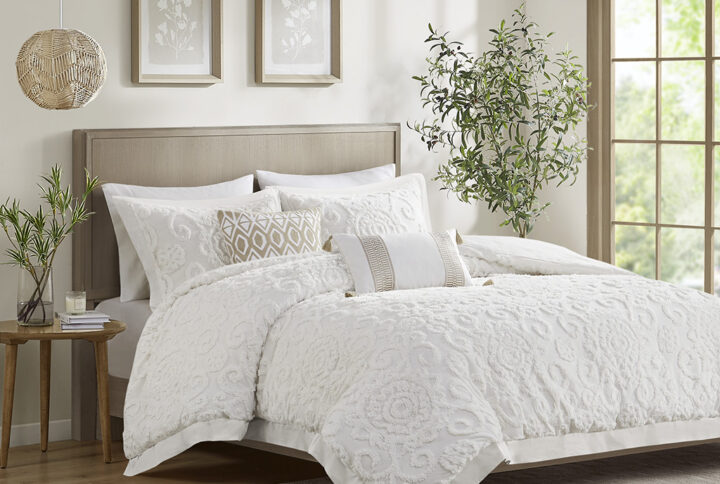 Suzanna Comforter Mini set in Ivory From Harbor House