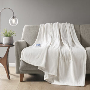 Heated Plush Throw in Ivory From Beautyrest