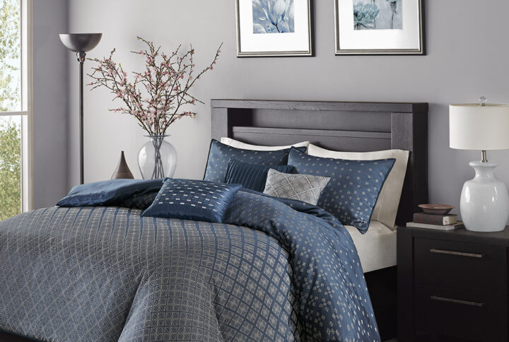 Biloxi 6 Piece Jaquard Duvet Cover Set in Navy From Madison Park