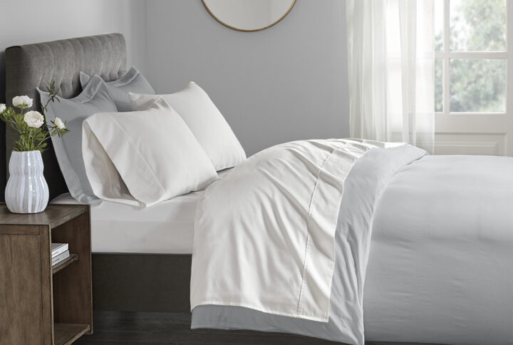 400 Thread Count Wrinkle Resistant Cotton Sateen Sheet Set in White From Beautyrest