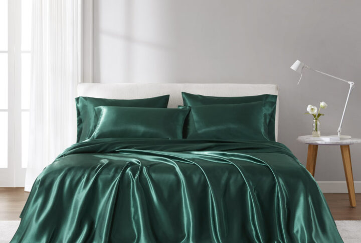 Satin Luxury Sheet Set in Emerald From Madison Park Essentials