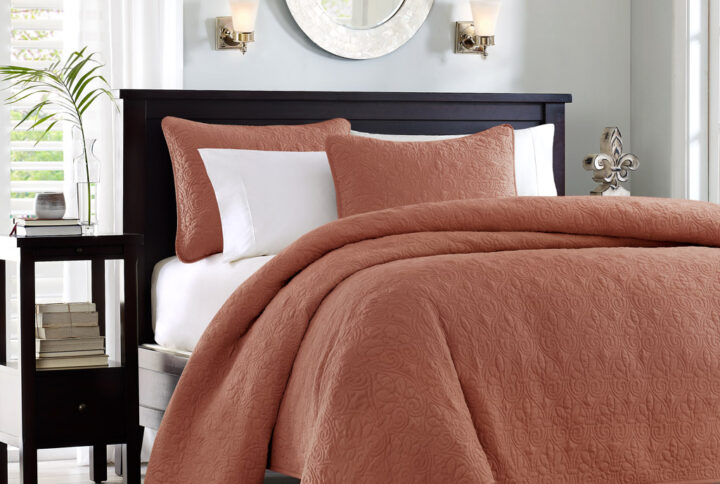 Quebec 3 Piece Reversible Quilt Set in Clay Red From Madison Park