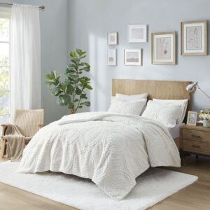 Arya Embroidered Medallion Faux Fur Ultra Plush Duvet Cover Set in Ivory From Madison Park