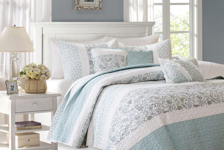 Dawn 6 Piece Cotton Percale Quilt Set with Throw Pillows in Aqua From Madison Park