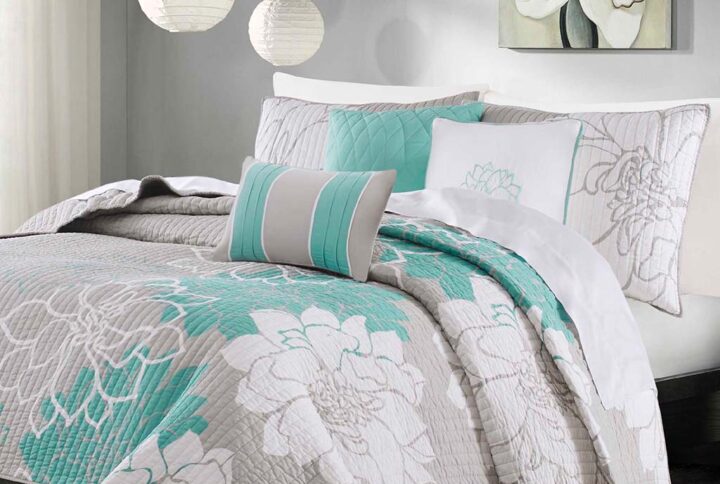 Lola 6 Piece Printed Cotton Quilt Set with Throw Pillows in Aqua From Madison Park