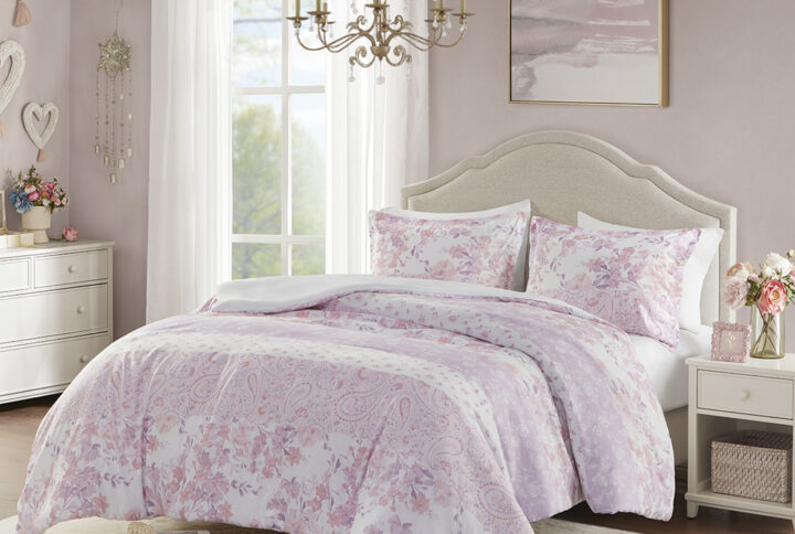 Oliena Floral Paisley Duvet Cover Set in Pink From Intelligent Design