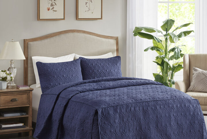 Quebec 3 Piece Split Corner Pleated Quilted Bedspread in Navy From Madison Park