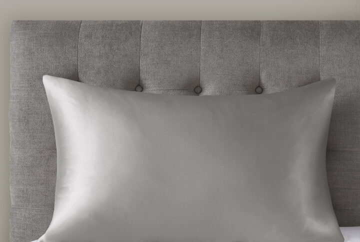 Silk 100% Mulberry Single Pillowcase in Grey From Madison Park