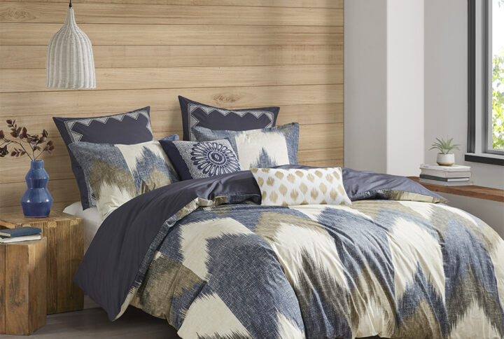 Alpine 3 Piece Duvet Cover Mini Set in Navy From INK+IVY