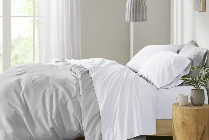 Peached Percale 200 Thread Count Relaxed Cotton Percale Sheet Set in White From Madison Park