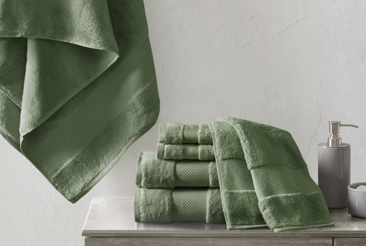 Cotton 6 Piece Bath Towel Set in Green From Madison Park Signature