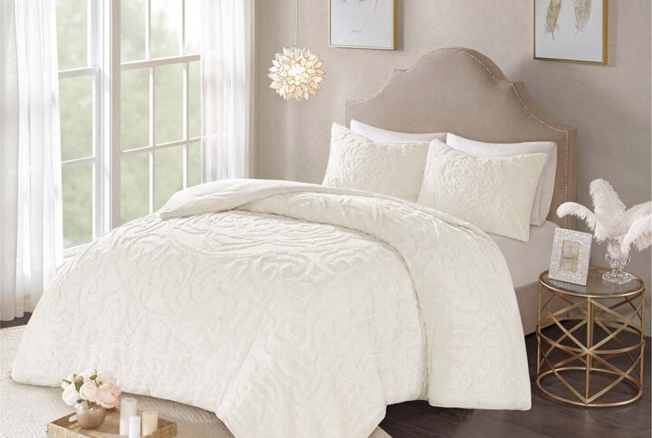 Laetitia 3-Piece Tufted Cotton Chenille Medallion Comforter Set in Off-White From Madison Park