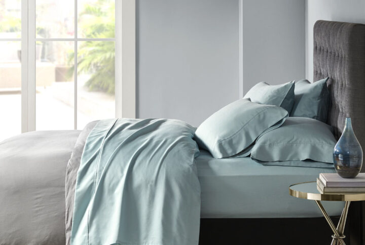 800 Thread Count Cotton Blend Sateen Sheet Set in Aqua From Madison Park