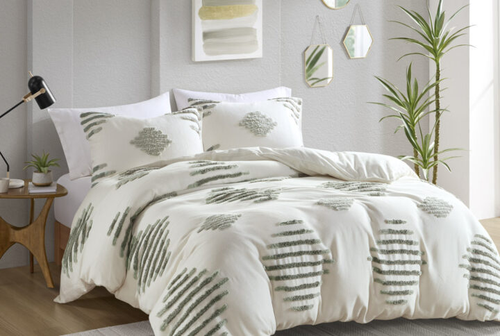 Tahli 3 Piece Cotton Blend Chenille Duvet Cover Set in Green/Ivory From INK+IVY