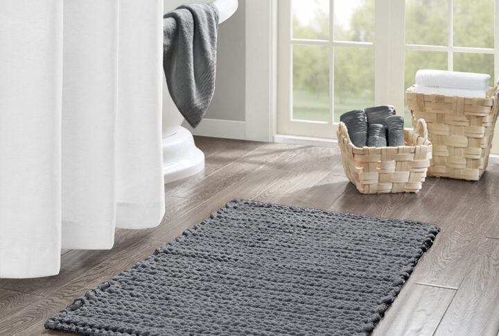 Lasso 100% Cotton Chenille Chain Stitch Rug in Charcoal From Madison Park