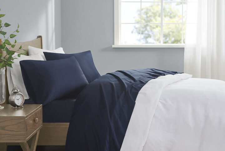 600 Thread Count Pima Cotton Sheet Set in Navy From Madison Park