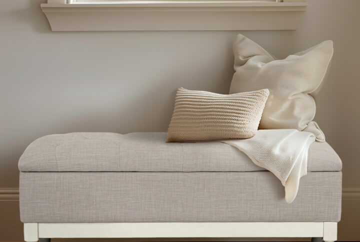 Beckett Tufted Storage Bench in Antique Cream/Light Grey From Madison Park Signature