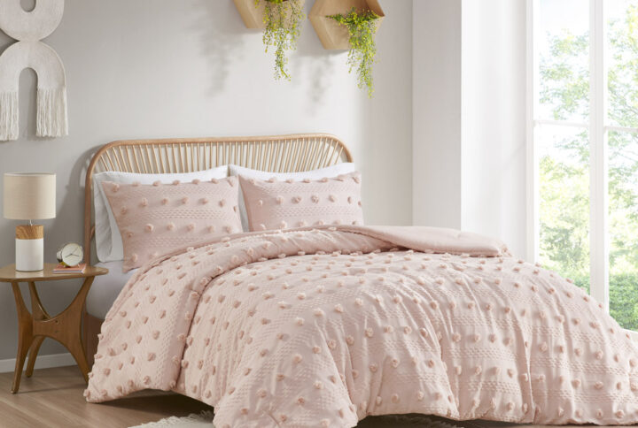 Lucy Clip Jacquard Comforter Set in Pink From Intelligent Design