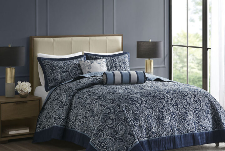 Aubrey 5 Piece Jacquard Bedspread Set with Throw Pillows in Navy From Madison Park