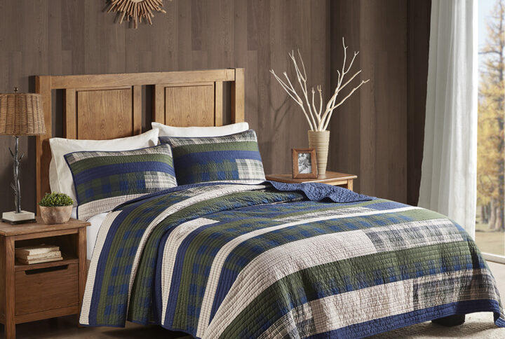 Spruce Hill Oversized Cotton Quilt Mini Set in Green From Woolrich