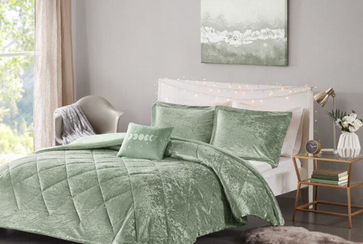 Felicia Velvet Duvet Cover Set with Throw Pillow in Green From Intelligent Design